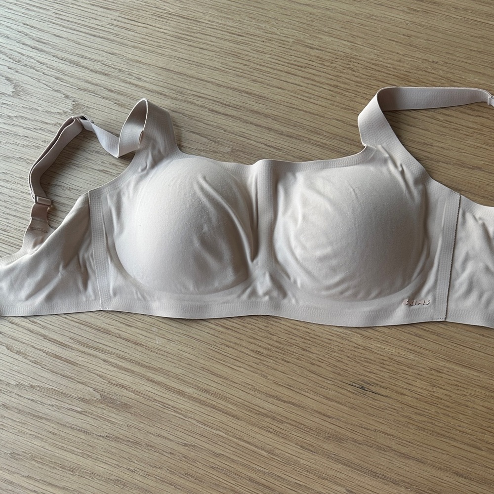 SKIMS Light Beige Seamless Bra
